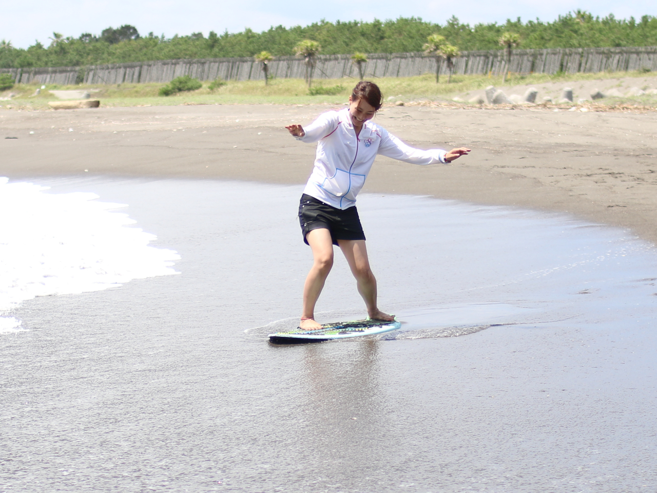 午後プラン スキムボードお手軽体験コース 2名以上の参加で1人あたり1000円off 初心者の方や女性 キッズの方にもおすすめ 家族や友達同士の旅行中のアクティビティーに最適 Kakapan Skimshop じゃらん遊び体験 午後プラン スキムボードお手軽体験コース 2名以上の参加で1人あたり1000円off 初心者の方や女性 キッズの方にもおすすめ 家族や友達同士の旅行中のアクティビティーに最適 Kakapan Skimshop じゃらん遊び体験