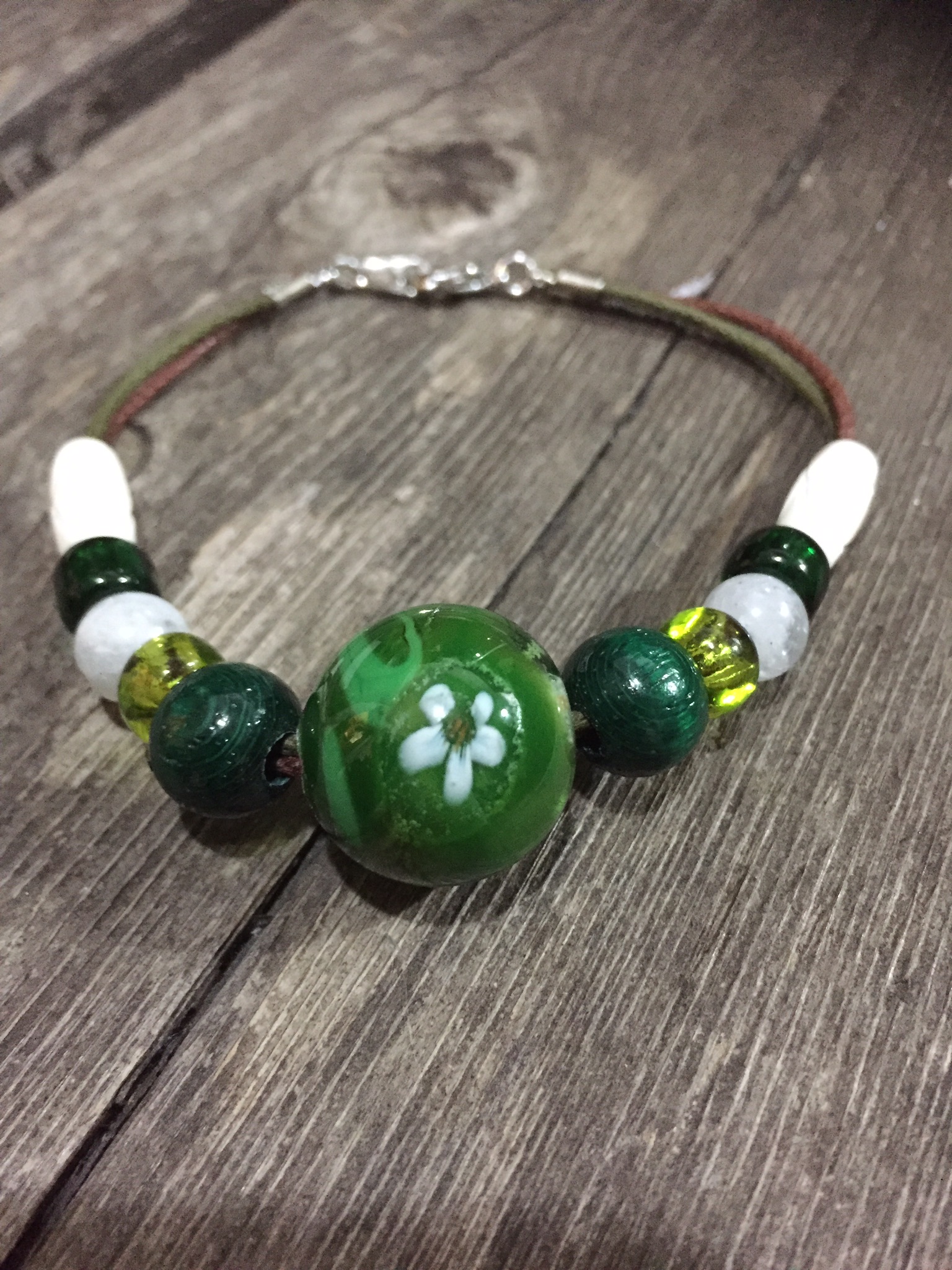 DȐF̋ʂĕ\ʂɂԂ₨̃p[c𒣂t邱Ƃł܂B