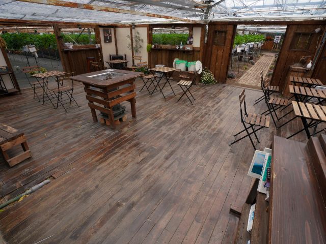 摘み取ったいちごをレストスペースでゆっくり食べていただくことも出来ます。