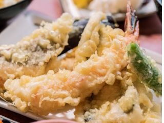 揚げたての天ぷらをご提供いたします