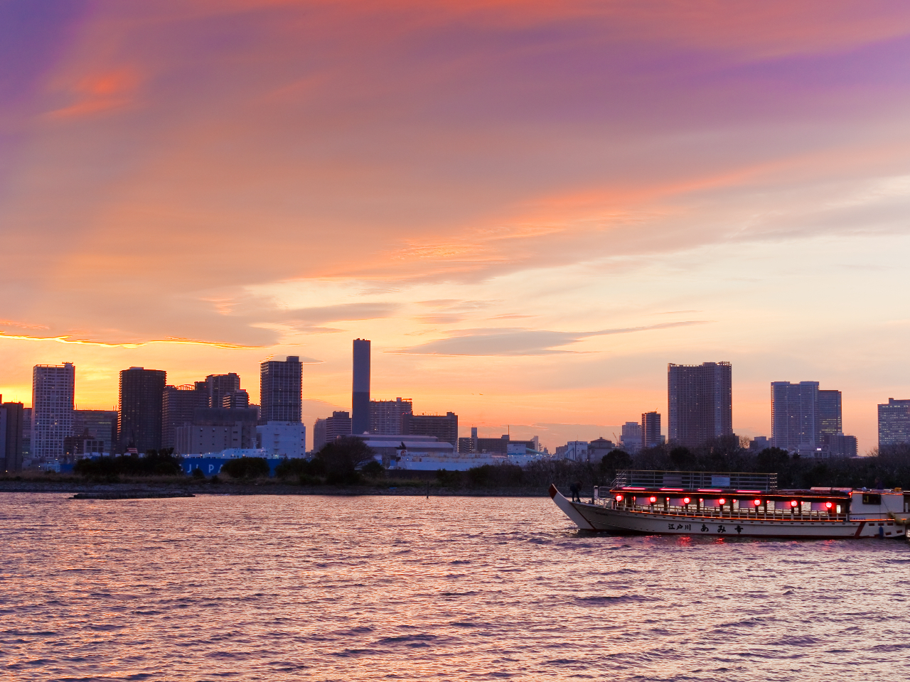 ���i�Ƃ͈Ⴄ�ڐ����猩��i�F�͍ō��I