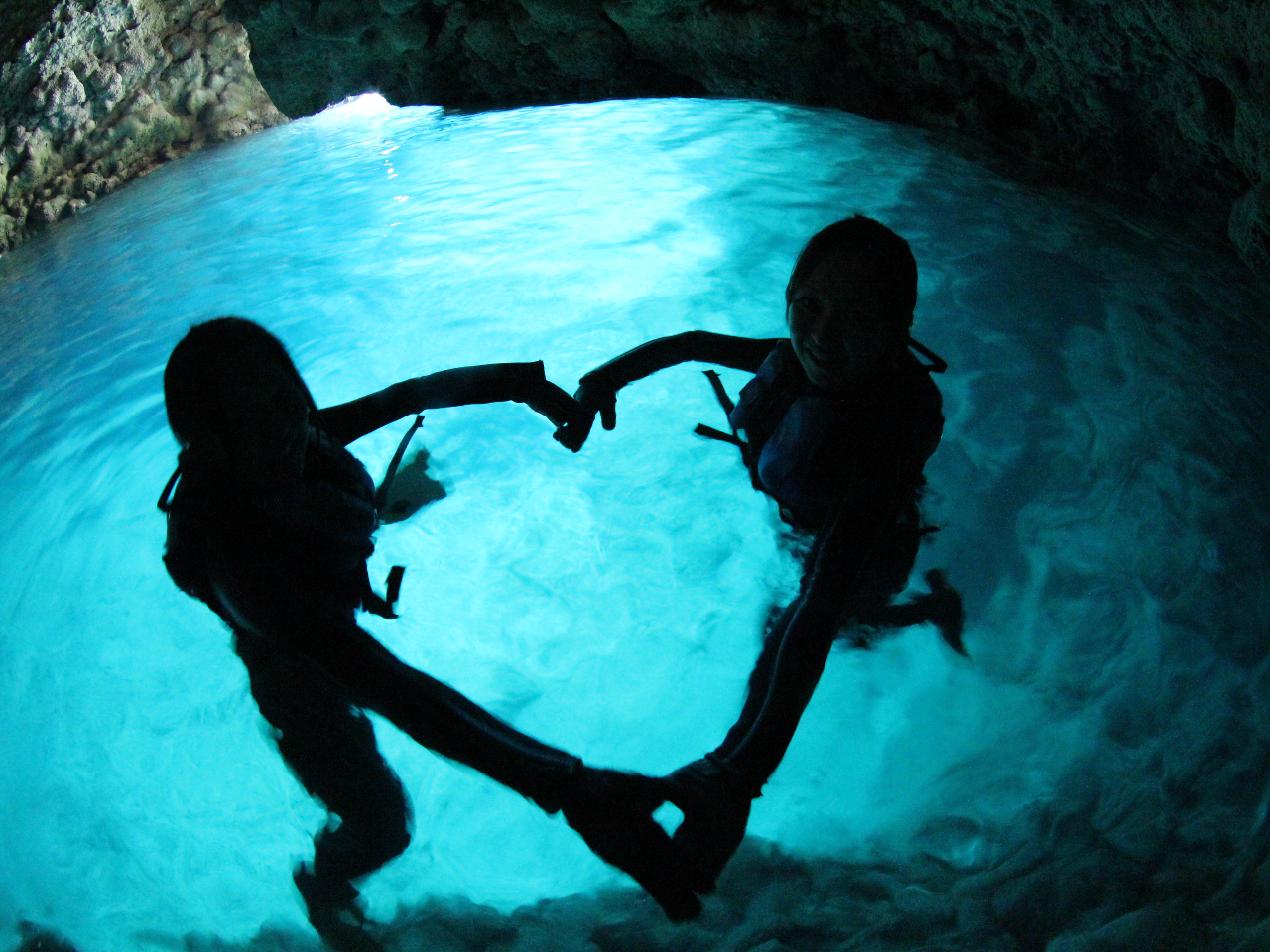 神秘的な青さを堪能してください♪