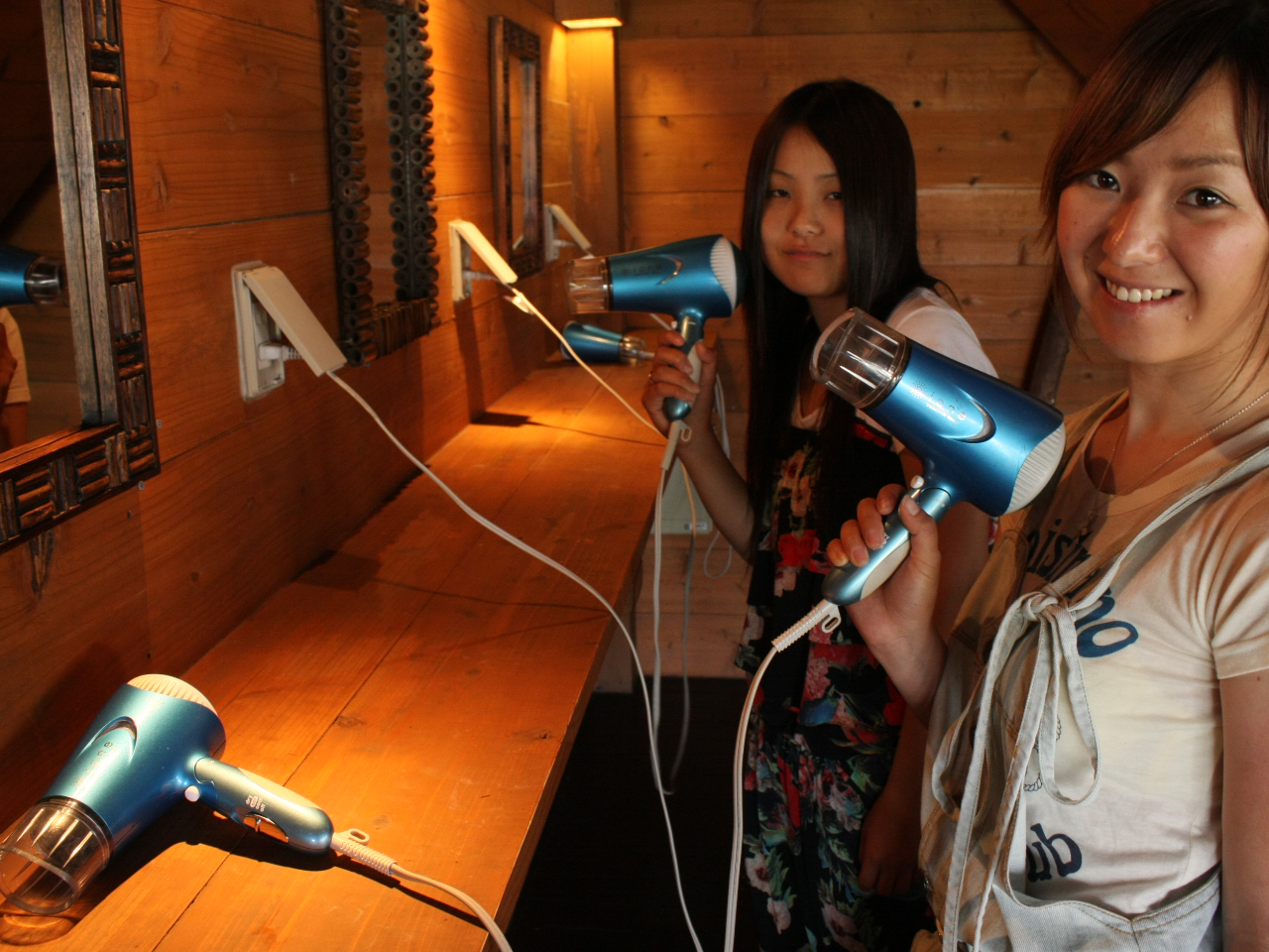 ドライヤー&メイクアップスペースも完備!