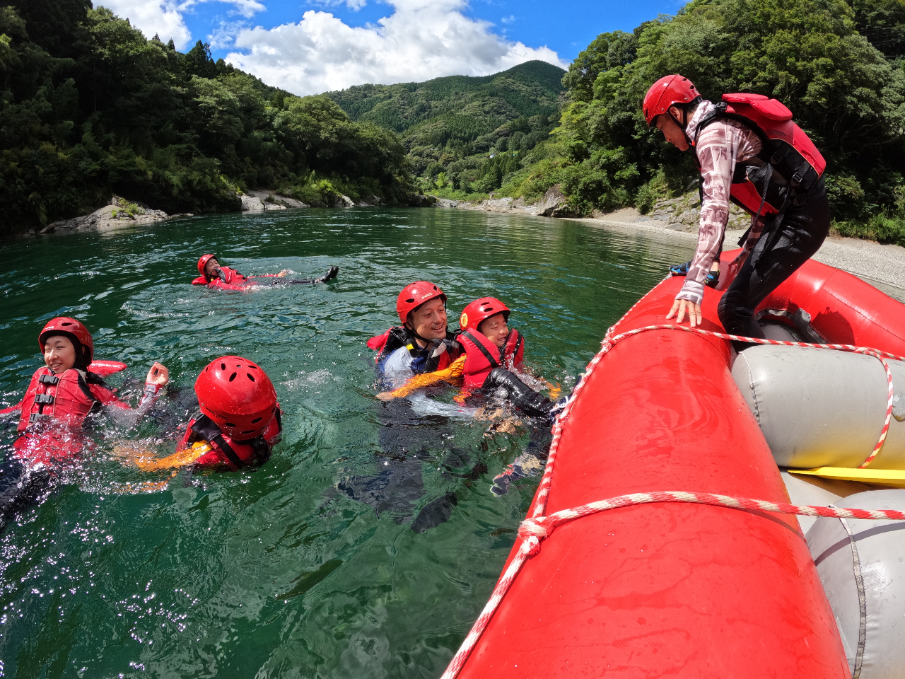 CtWPbg𒅂Ă̂ŕK܂BSĐ̒ɓ낤B