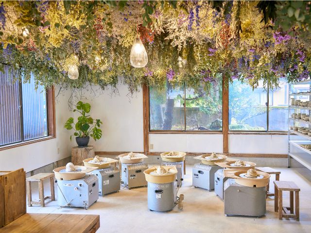 このような空間で、陶芸体験を行います♪