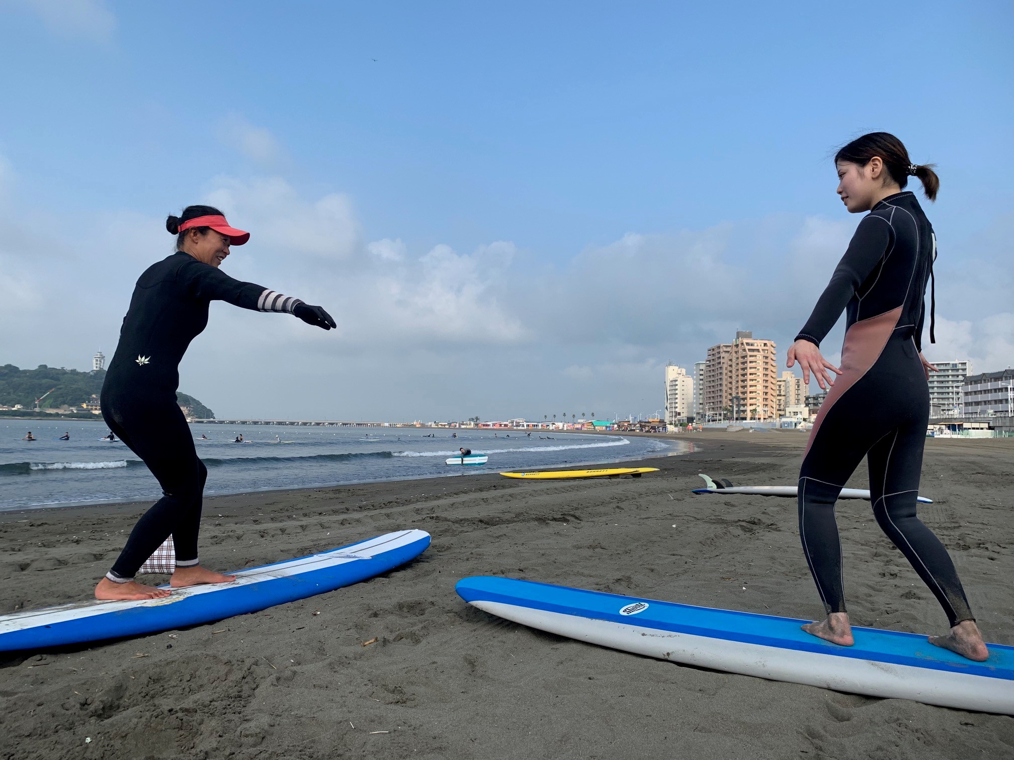 25年 7・8月【江ノ島・サーフィン】初心者さん専門♪女性店長がいる