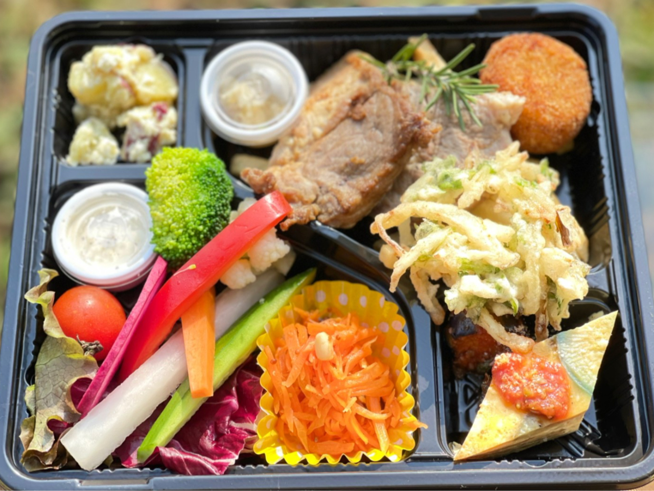 n̐HނgA{̖oy݂Iiʐ^͈łj