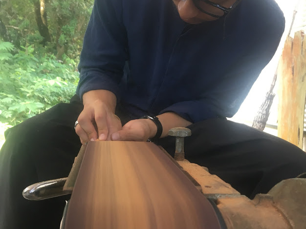 {iIȃvp@ނŐ؍AĎdグĂ܂B