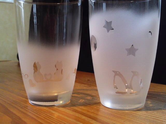 いくつかのグラスから選んで、作品を作ります。