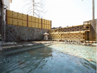 男性露天風呂(夏)