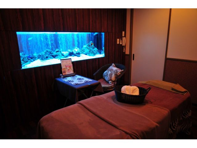 大型水槽・完全個室でアクアリウムセラピーと施術を同時に堪能
