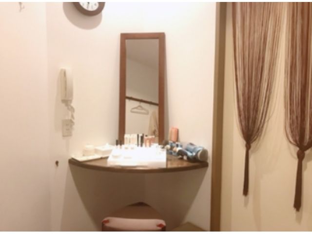 各部屋にメイクルーム完備