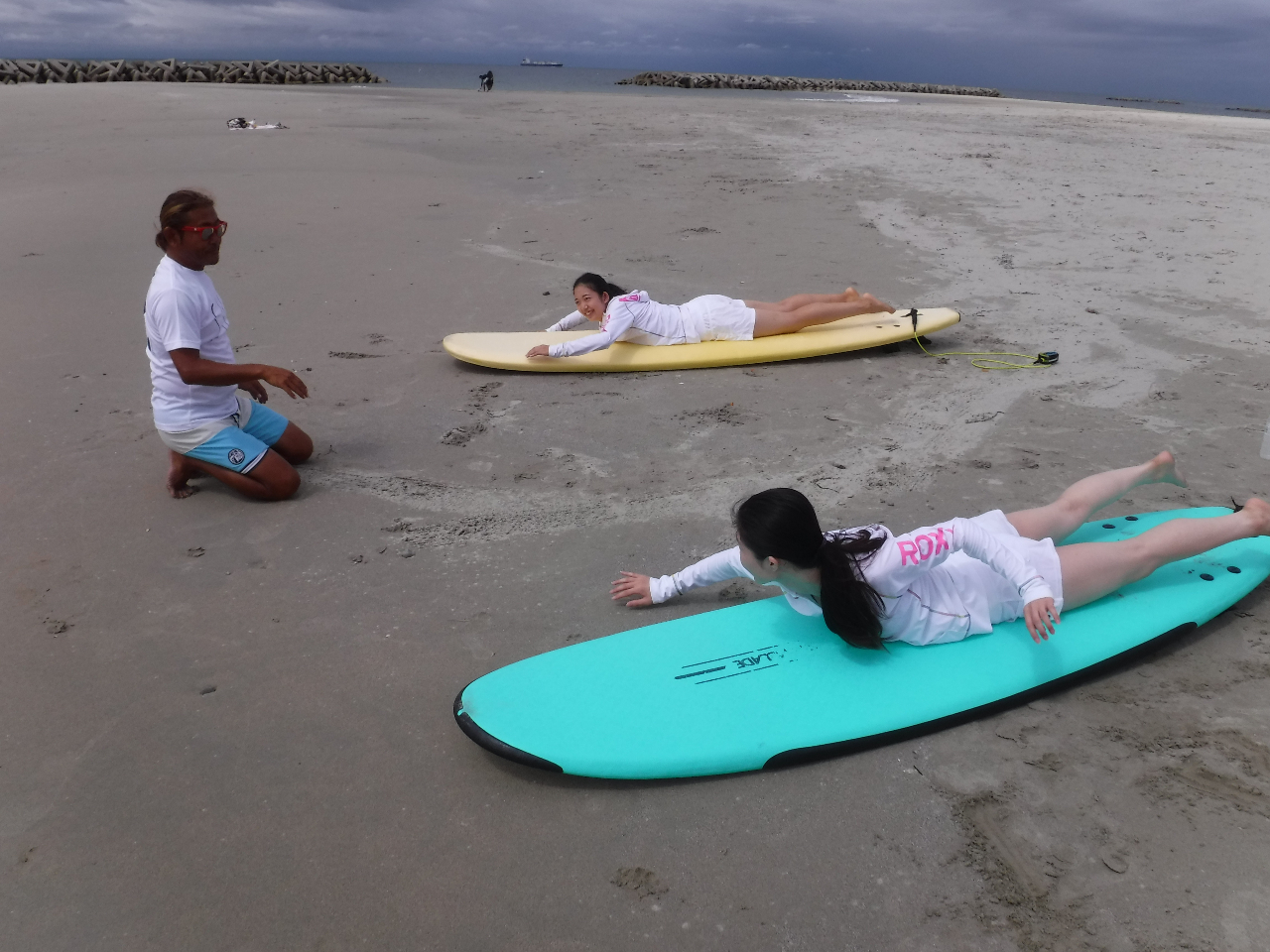 手ぶらでサーフィン体験！！】☆初回スクール2時間！！初心者も安心
