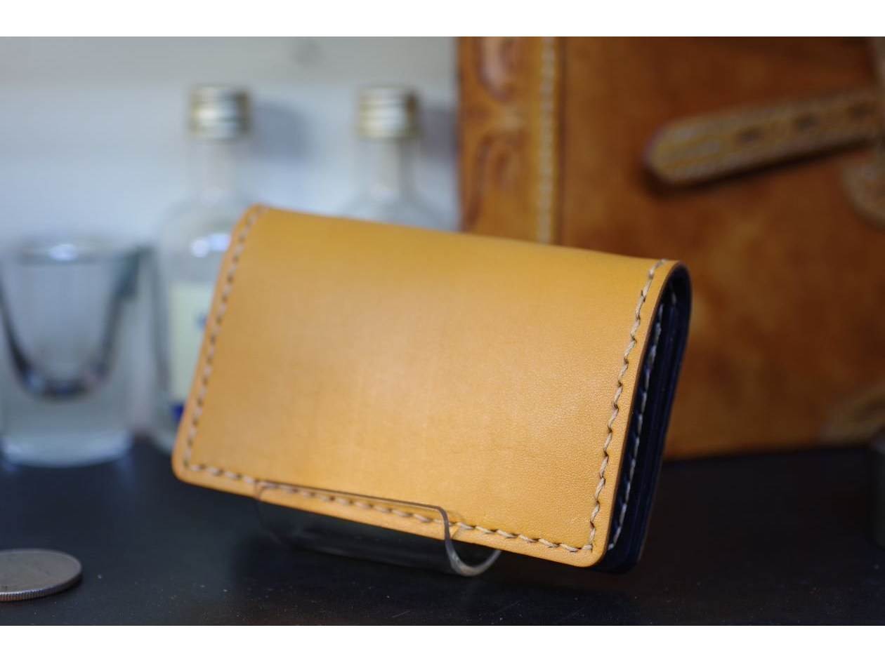 �\�Ɨ��̐F��ς��邱�Ƃ��ł��܂��B