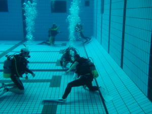 プールで体験ダイビング 始めてみなくちゃ わからない!