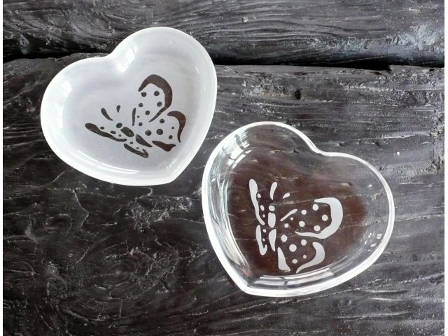 ハートの小皿(^^♪アクセサリーを入れても可愛いね!