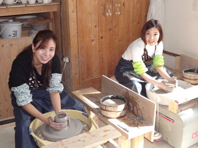 みんなで一緒にロクロ体験♪
