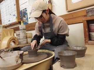 集中してます!ロクロと向き合う90分♪