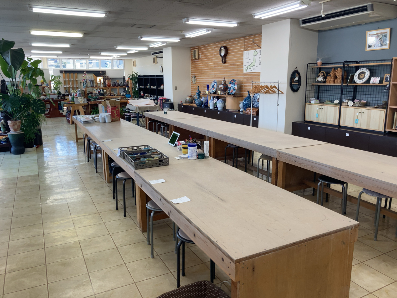 ̌̕łɂ͓Vbv݂Ă܂B