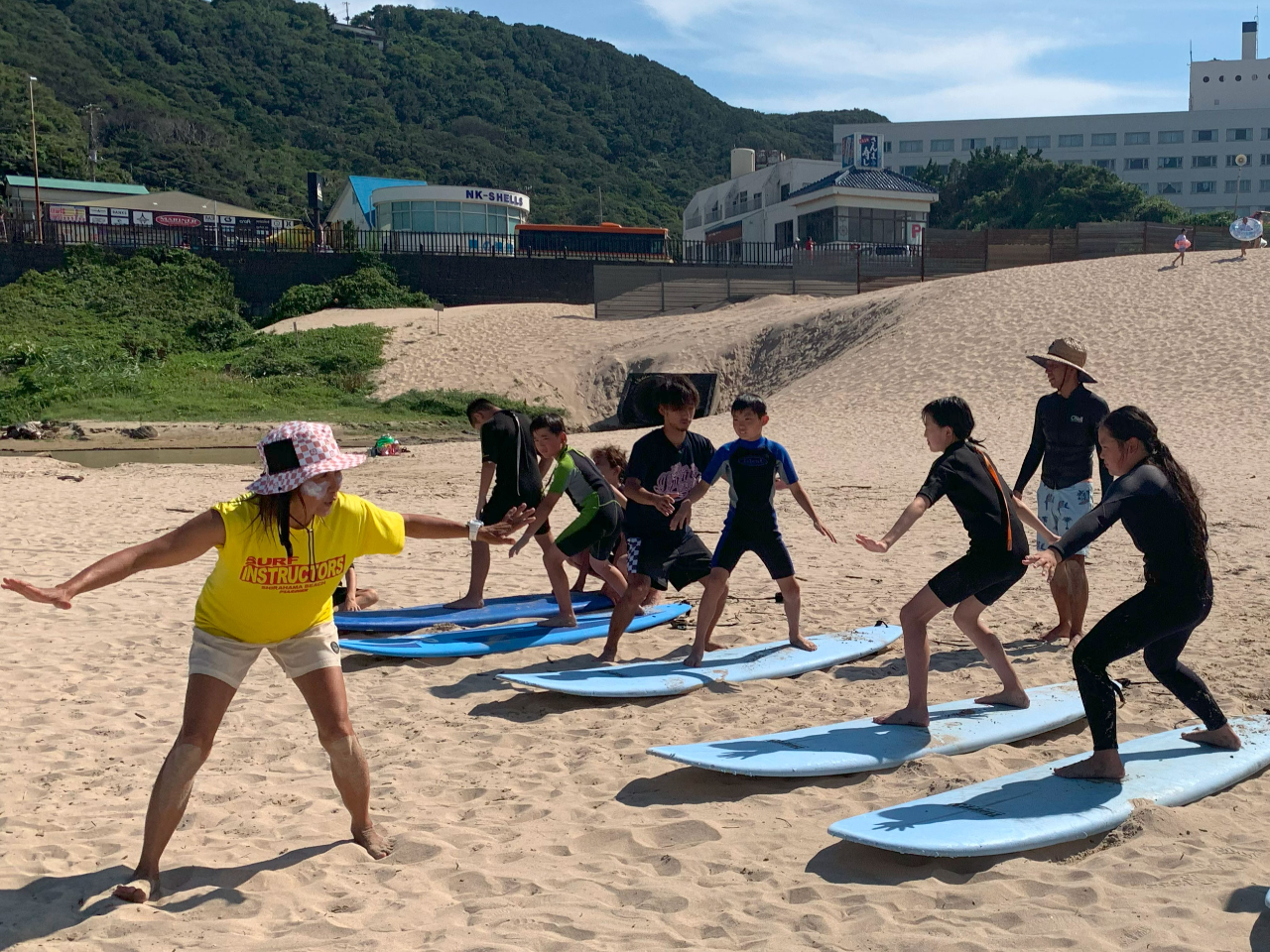 ビーチでテイクオフの練習をして海に向かいます!