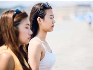 大人のご褒美、逗子葉山ビーチヨガ&リトリート。自分をいたわる贅沢なひとときをお楽しみください。