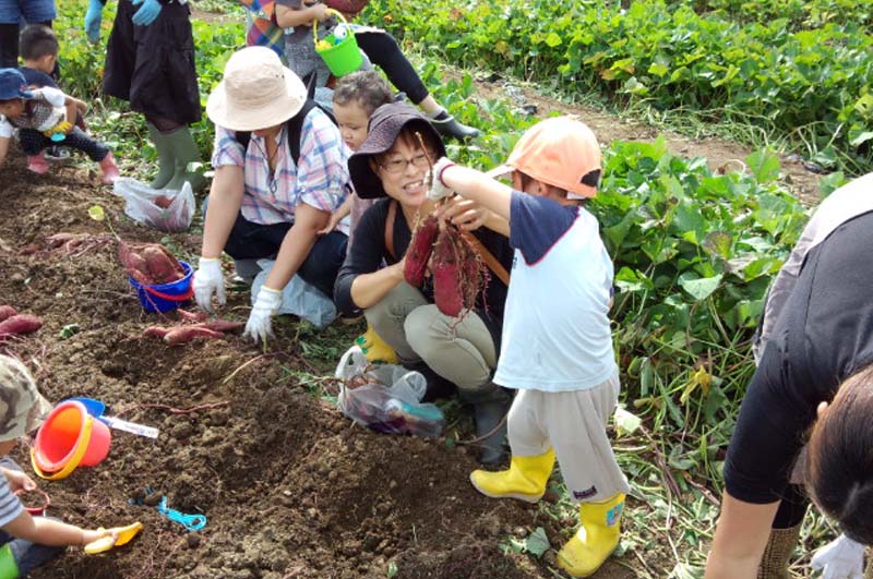 ���ق�̌��ɋ����邱�ǂ������ł��B