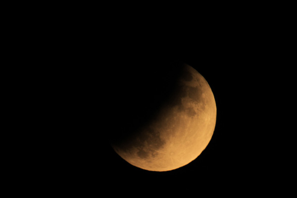 部分月食。天体イベントも要チェックです。