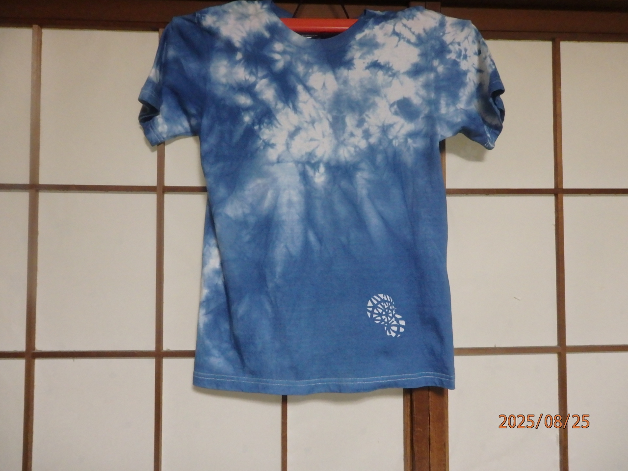 てまりを型付けしたTシャツ