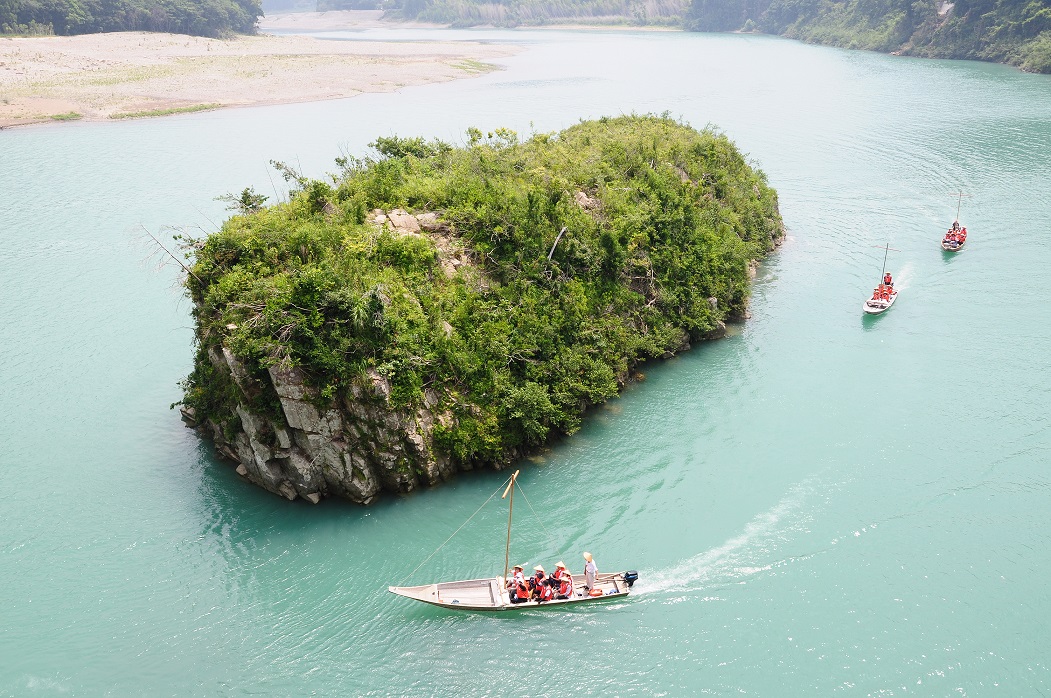 EYFMBʐ_Ђ̋̂ЂƂłANʑЂ̗ՂɂĐ_lDn_