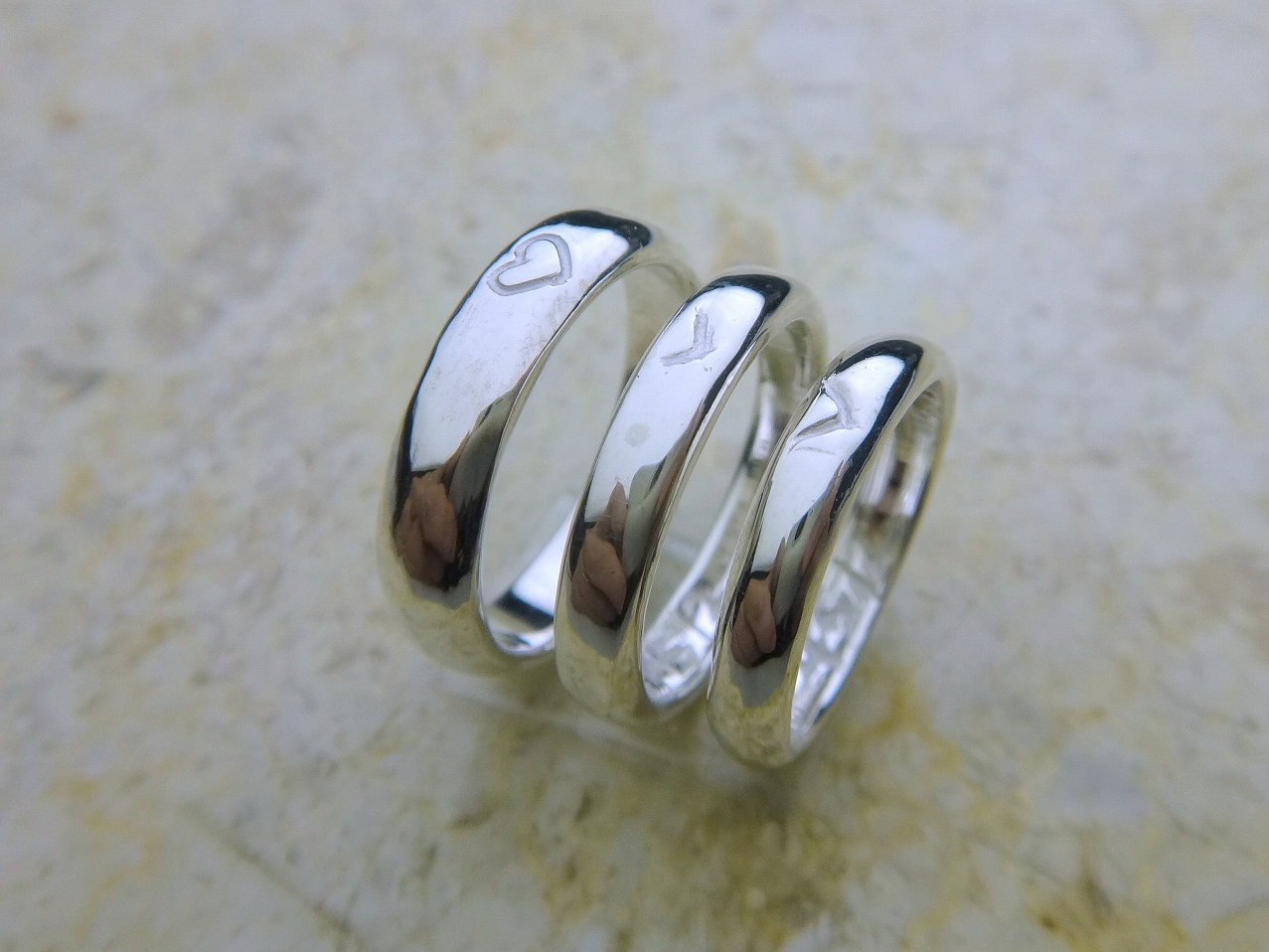 文字や模様を彫る事も出来ます