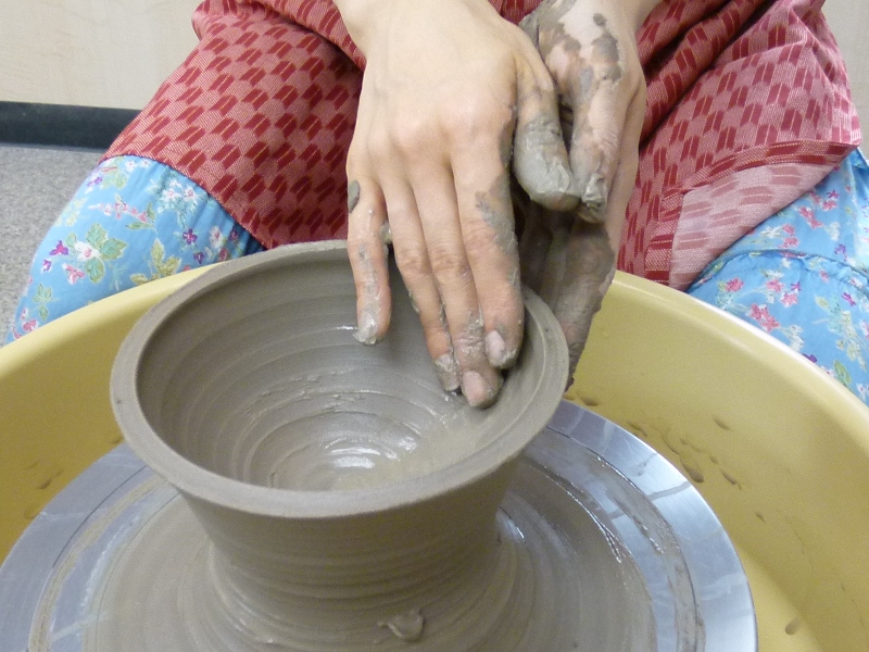 器の形を成型します。