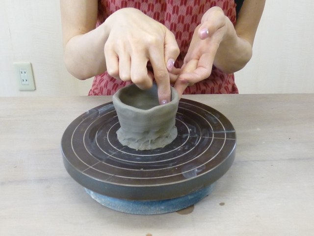 器をきれいにしていきます。