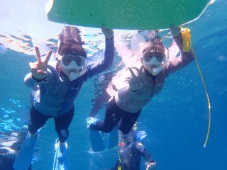 海を満喫♪ゴミを探して拾うのがとっても楽しいよ!