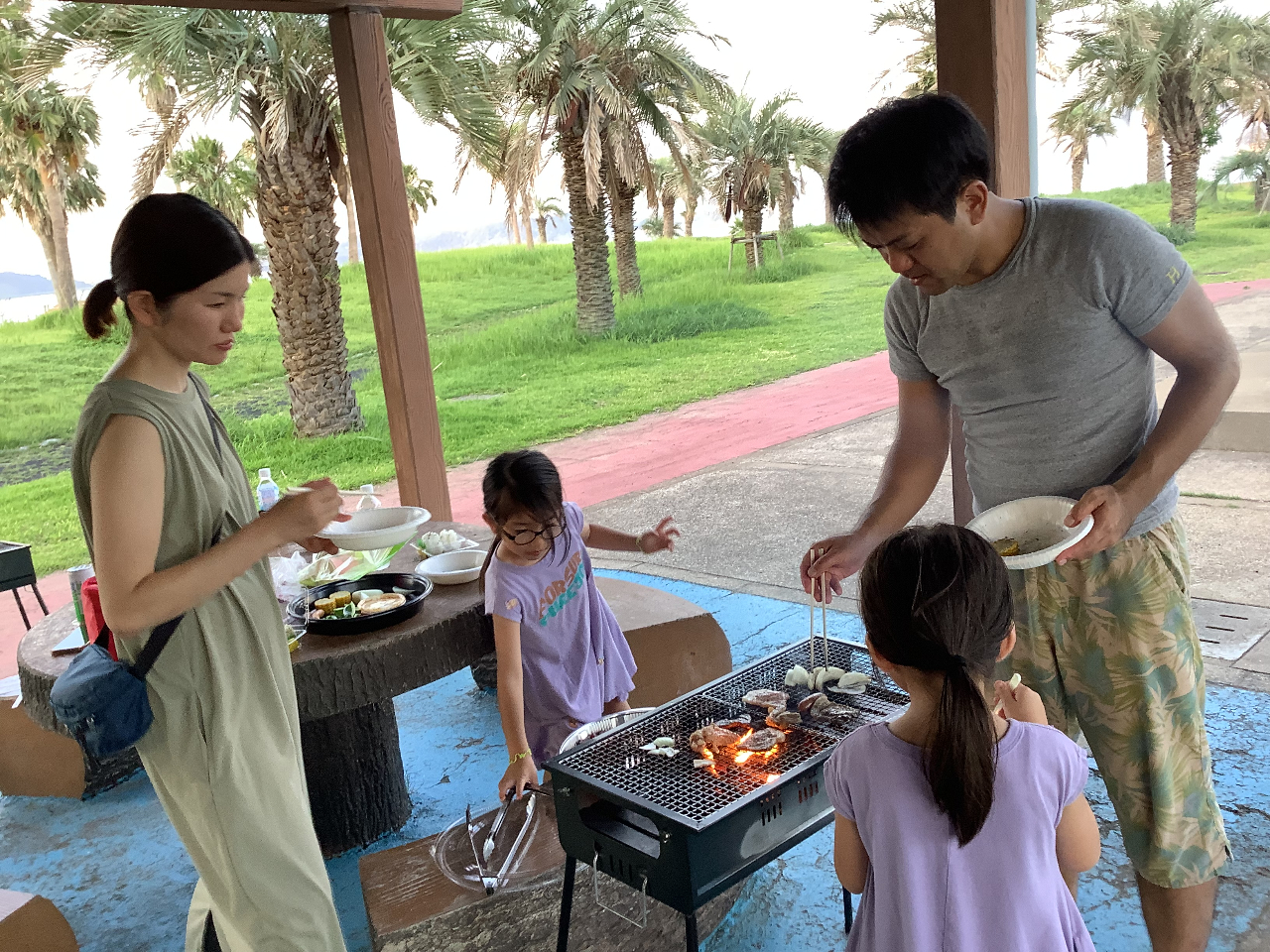 屋根付きのBBQ会場でお手軽BBQ