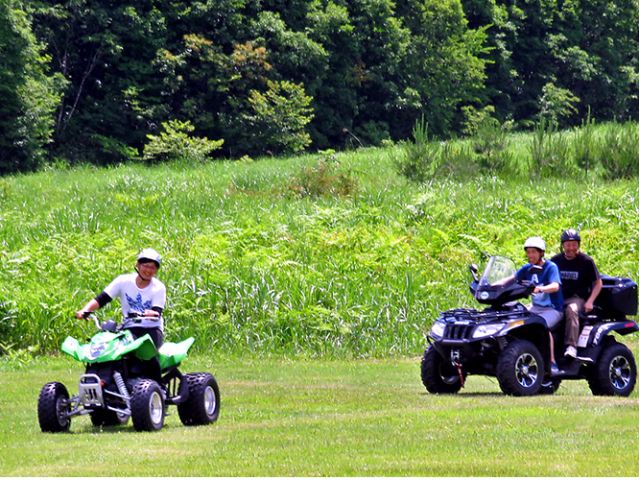 日本では珍しい四輪バギーでオリジナルコースを走行☆ 「All Terrain Vehicle」四輪バギーは「あらゆる地形に対応した乗物」という意味の乗り物