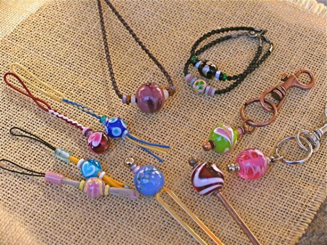 体験で作れる作品の一例☆かんざしやアクセサリーにすることができます♪