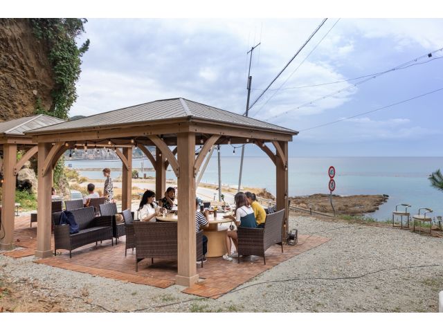 会場は海の見えるテラスで♪