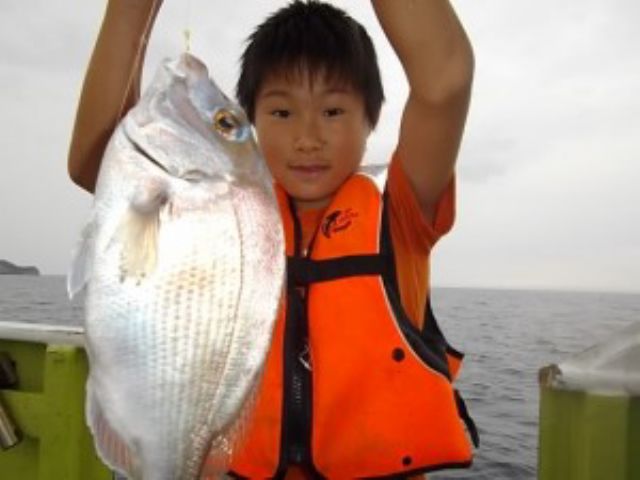 ファミリー全員で船釣り体験 乗合プラン 3時間 大人 子供合わせて最大10人まで可能 1日2便 8時 13時 マリンワールド田辺 じゃらん遊び体験 ファミリー全員で船釣り体験 乗合プラン 3時間 大人 子供合わせて最大10人まで可能 1日2便 8時 13時 マリンワールド田辺 じゃらん遊び体験