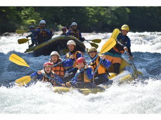 川遊びの定番!子供から大人まで楽しめる、水遊び満載な利根川ラフティング☆
