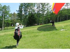 パラグライダーを立ち上げて、走りまーす!