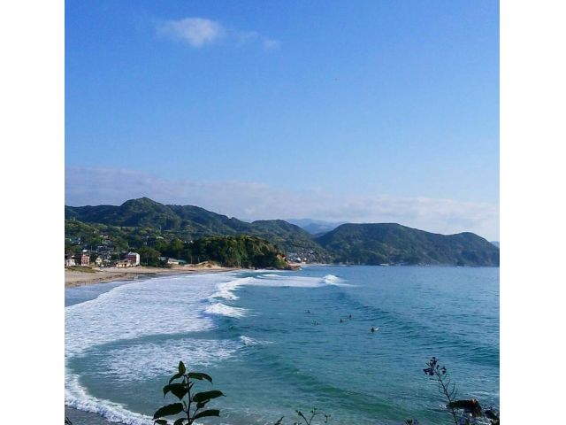 白浜の綺麗な海でサーフィンデビューしましょう!