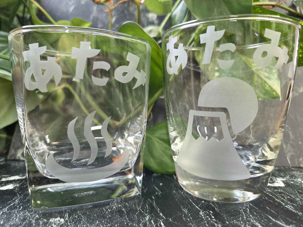 �G�𔒂����d�グ�B�M�C�̎v���o���c���܂��I ���E�ł�������̃I���W�i���O���X�����܂��񂩁B