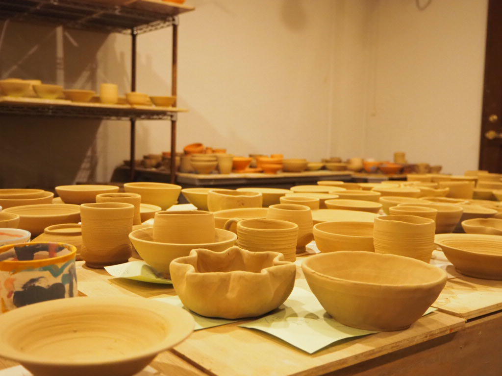 EɂЂƂ̍iXƒaĂ܂ГyɐGy\Ă