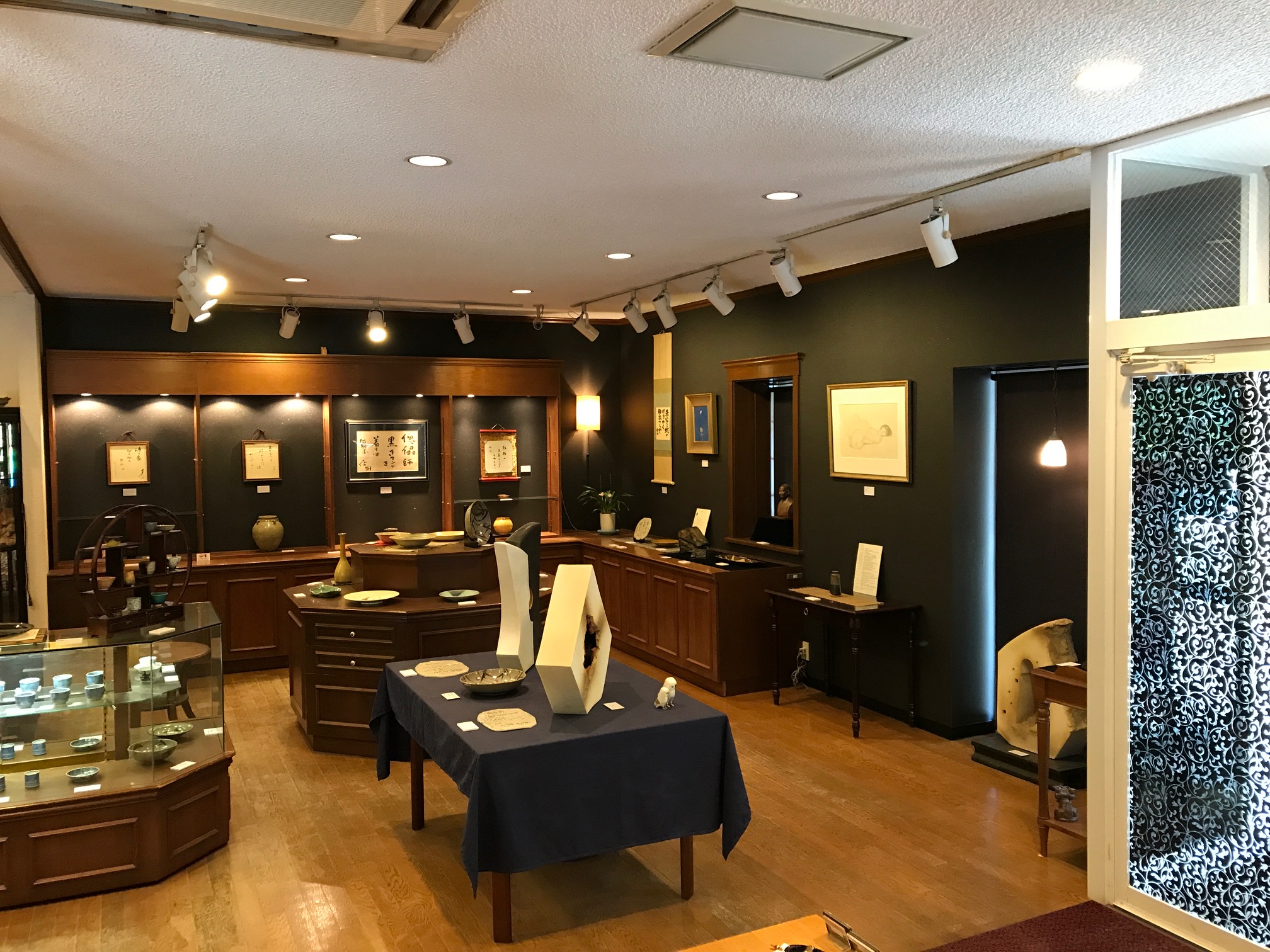 �H�[2�K�́u���|�Ɣo��̔��p�ف@ArtGalleryToukuro�v�ł��B���Ђ�������肭��������