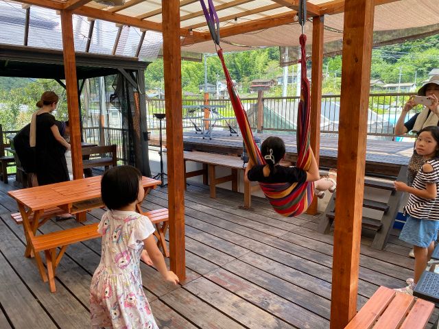 ブランコ付きBBQハウス