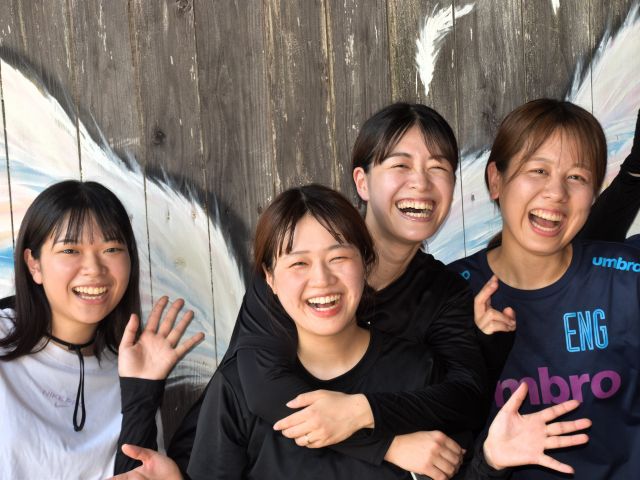 出発前の記念撮影でめっちゃ笑顔