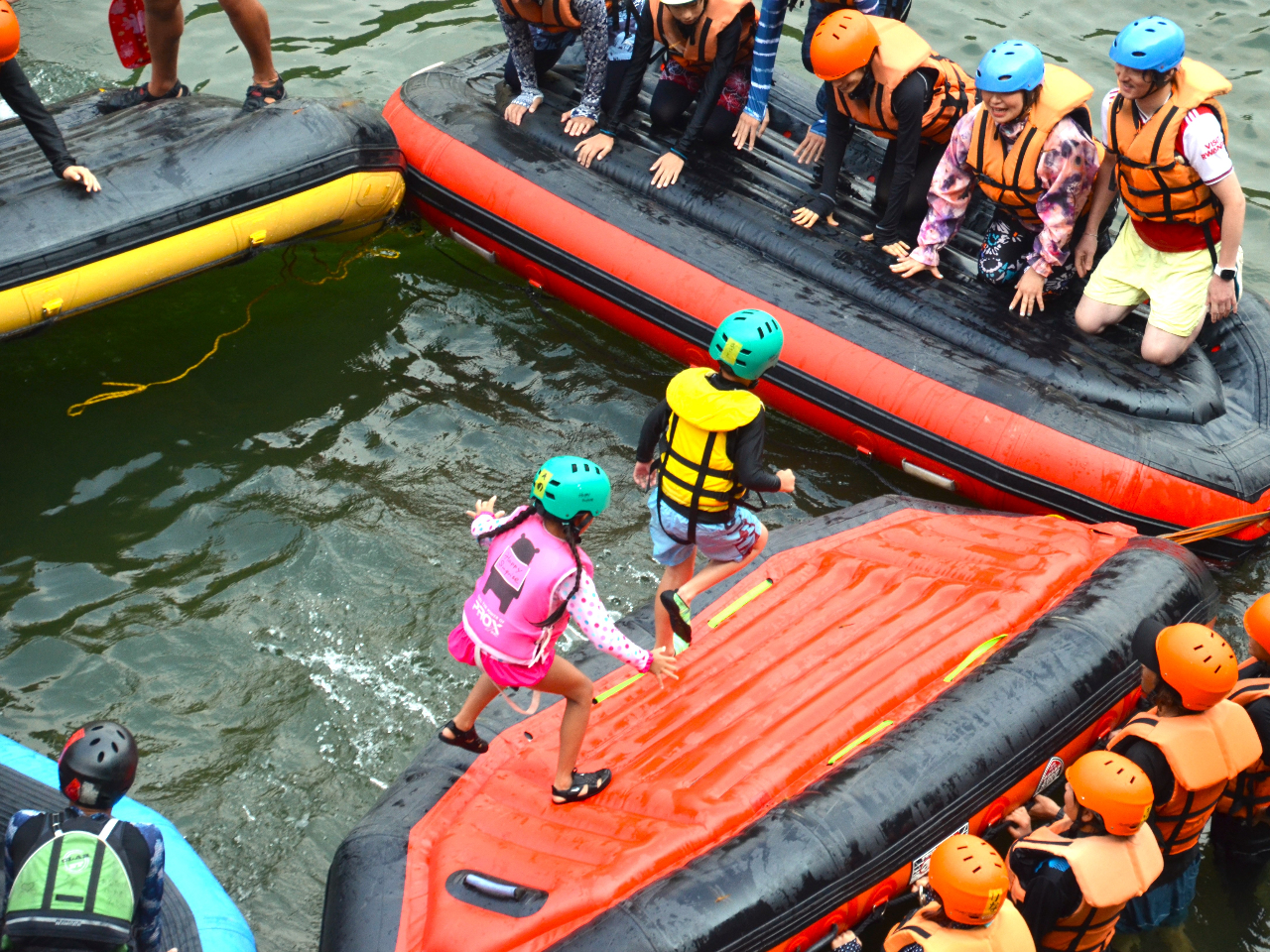 大人気のHappyオリジナルボート遊びで大人も子供も楽しめます