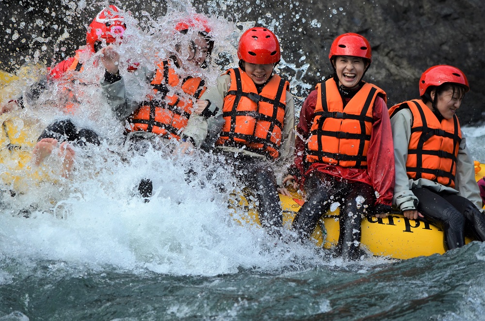 ́A܂ɃEH[^XC_[Iɂ͖{̃ANeBreB܂B