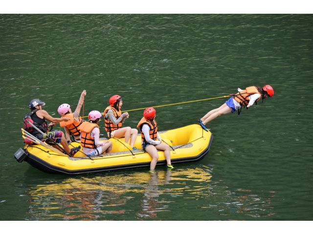 タイタニックどこまで持ちこたえる事ができるか。笑いすぎに注意です。