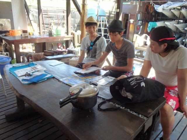 めずらしく若者男性3名、シーカヤックはなぜか圧倒的に若い女性が多い